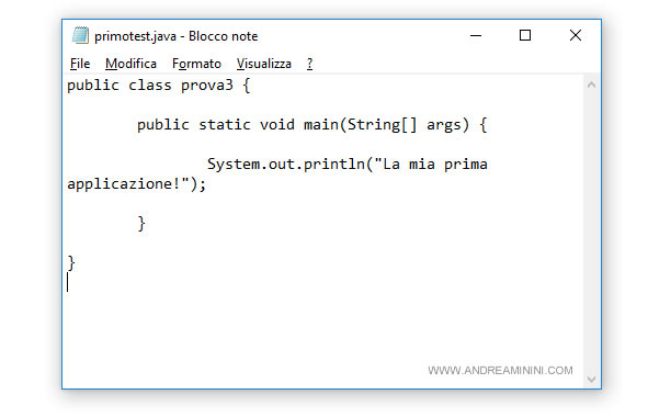 un esempio di programma in java scriptto su notepad di Windows